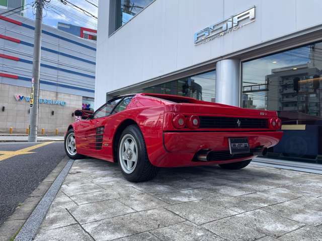 リアのお写真となります。テールは純正F512Mに変更しております。