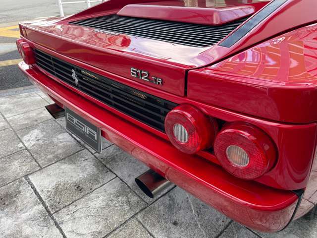 512TRエンブレムに変更しております。