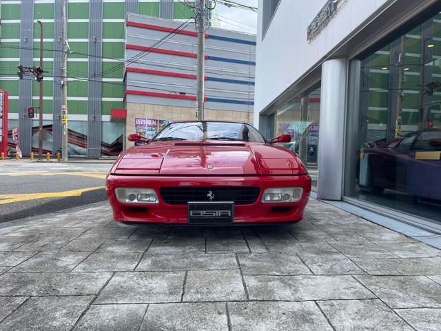 フロントバンパーは512純正パーツ使用512TR