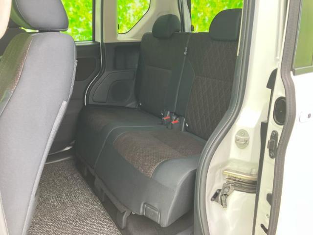 WECARSでは各商談席に大型モニターをご用意しております！見やすい大画面でゆったりと全国の在庫をご覧いただけます！是非ご来店お待ちしております！