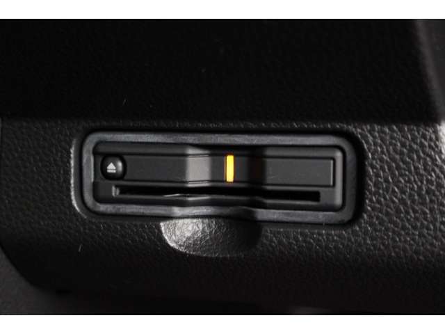 もちろんETC付きでビルトインタイプを装備！見た目もスマート♪高速道路の料金所も楽々通過♪