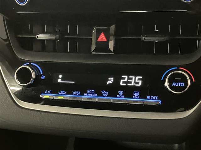 運転席廻りの画像になります