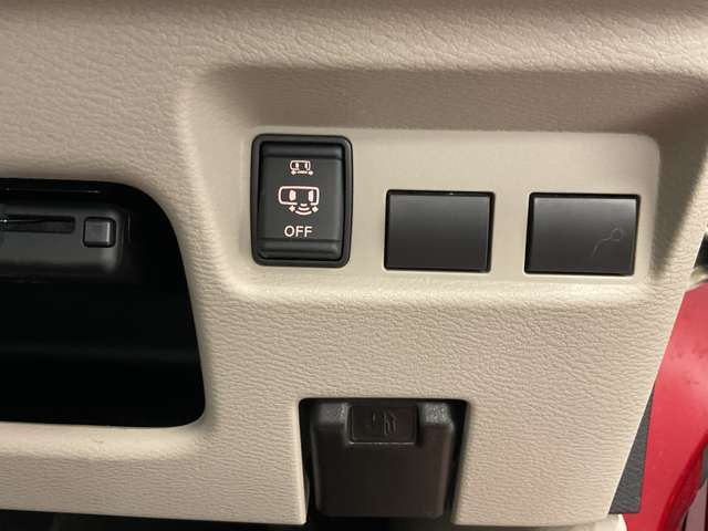 【キーパーコーティング】本当にツヤが良くなって、約束どおりに効果が持続する稀有なカーコーティングを用意しました。コーティングした後は、お好きな時に洗っていただくだけで、ずっとキレイが続きます。