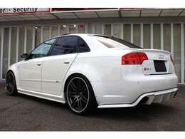 RS4といえば、がっつり張り出したオーバーフェンダー　オーラが違います