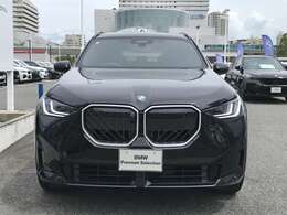 【キドニーグリル】BMWは約90年もの間、ほぼ全ての車両にひと目でBMWだと分かるこの特徴的なフロントグリルが備えられ、デザイン・アイコンとして親しまれてきました。