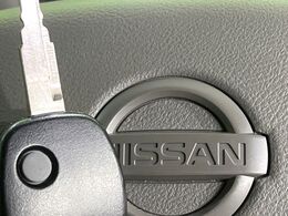 【キーレス】少し離れた場所からでもボタン一つでドアの開錠・施錠ができるのでとっても便利！ドアの鍵穴周りに傷をつけることもありません♪