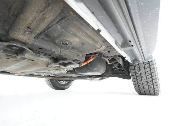 下回り防錆塗装メニューは、下回り防錆をはじめ、パネル等の内側の内部防錆、マフラー防錆など豊富なメニューをご用意しております♪お気軽にご相談ください♪