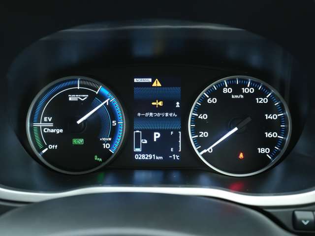 モーターとエンジンの状況を一目で確認出来るパワーメーターです！アクセルペダルを踏み込んだ際のEV出力の増加や、エンジン出力量も表示可能！回生ブレーキ量を確認することも出来ます☆