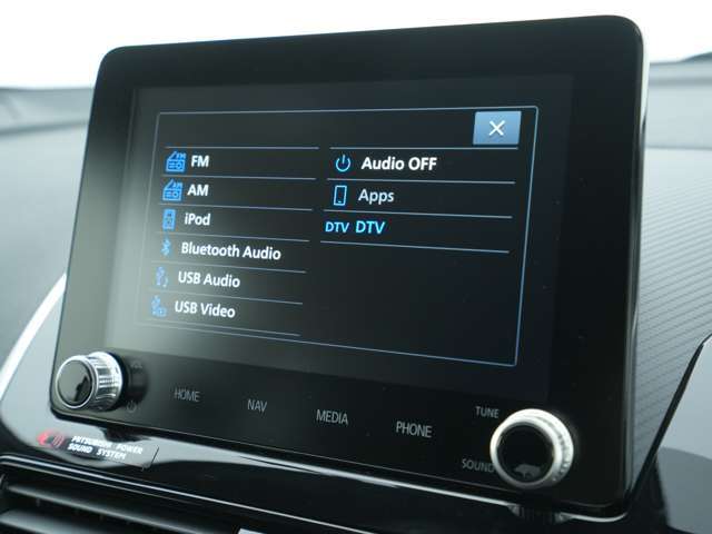 大きく見やすい8インチディスプレイのスマートフォン連携ナビ☆スマホを繋げることで多彩なアプリを使用することが可能♪
