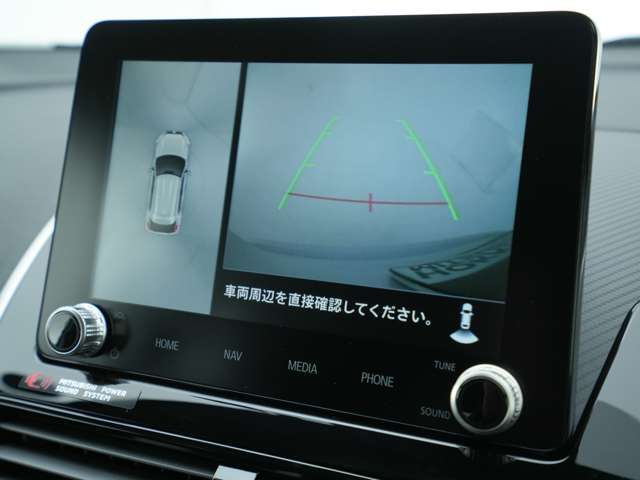マルチアラウンドモニター搭載です！上から見下ろす形でお車の周囲を確認することが出来ますので、駐車が苦手な方でも、白線に沿った綺麗な駐車をしやすくなっております！