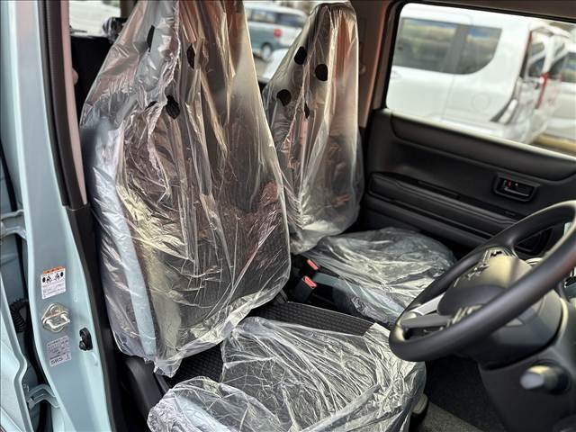 もちろん車内はきれいです☆中古車と違って使用感が全くないのは魅力の一つだと思います。