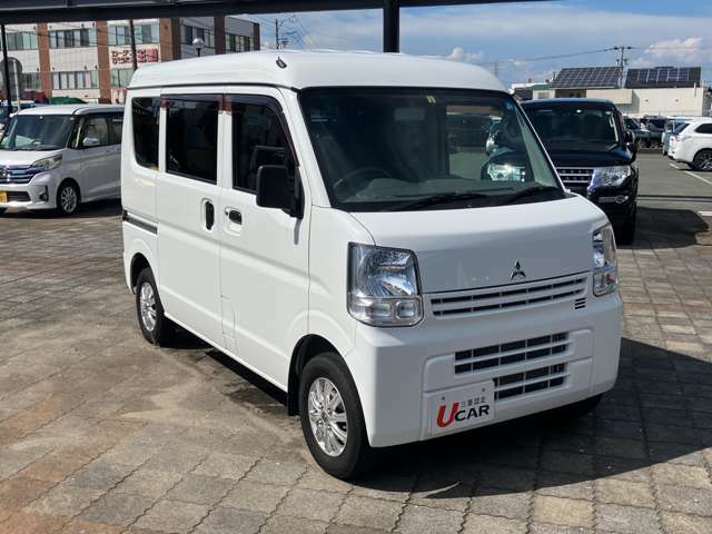 中古車展示場には軽自動車から普通車まで多数ご用意させて頂いております！