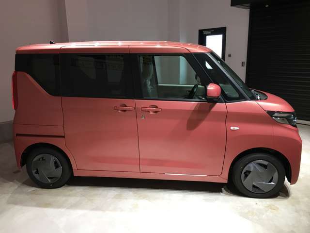 ☆当店の届出済・登録済未使用車は、原則走行距離が10km未満で年式が2年以内の車としております。☆豊富な在庫から車種、グレードや色をお選びいただくことできます。