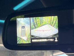 【マルチアラウンドモニター】専用のカメラにより、上から見下ろしたような視点で360度クルマの周囲を確認することができます☆死角部分も確認しやすく、狭い場所での切り返しや駐車もスムーズに行えます。