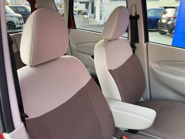 運転席まわりになります。実際に乗って頂き乗り心地をご体験してみてください。