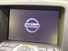 【メーカー純正ナビ】インテリアに溶け込むスタイリッシュな「専用設計」メーカーナビを装備♪視認性や操作性など基本性能にも優れ、より上質なカーライフをお楽しみいただけます。