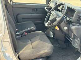 【地域最大級の在庫数】「在庫数が少なく、一度に複数台で比較できない」そんなお悩みはありませんか？専門館は、豊富な在庫をご用意！厳選した多くのお車の中から希望条件に合わせて、見て！触って！選べます！