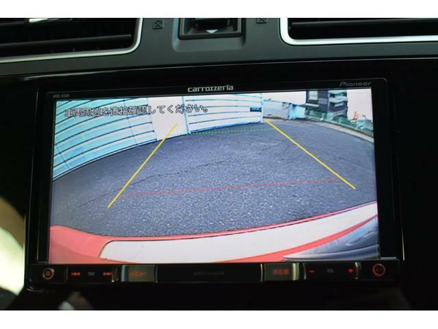 車内の人や荷物で後方視界が悪い時に、後方映像をしっかり表示。バックや駐車時も安心です。