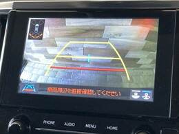 【純正ディスプレイオーディオ】フルセグテレビやブルートゥース接続、など多彩な機能を併せ持っており、インパネ周りがすっきりしてますね！