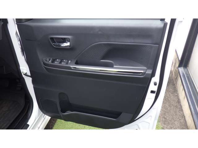 お客様の為にはどちらが良いか？と考えた結果、当店では「本体価格」＋「諸費用」というわかりにくい販売は行っておりません。