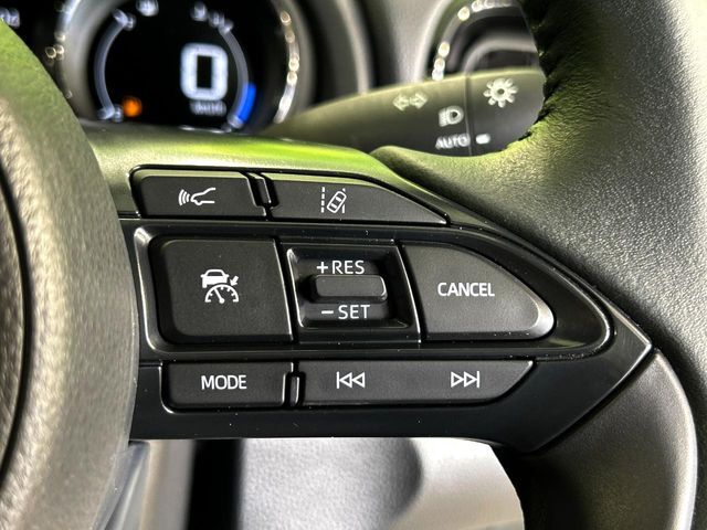 【レーダークルーズコントロール】高速道路での長距離走行が楽に！！自動で速度を保つクルーズコントロールが、衝突軽減システムと連携し、前方の車両を感知して車間を保つように速度調節してくれます！！