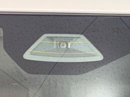 【スズキ　セーフティサポート】走行中に前方の車両等を認識し、衝突しそうな時は警報とブレーキで衝突回避と被害軽減をアシスト。より安全にドライブをお楽しみいただけます。