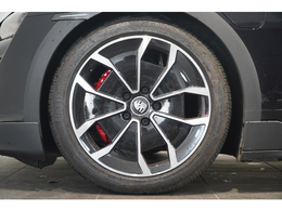 20インチ Taycan Turbo Aero Design ホイールです。