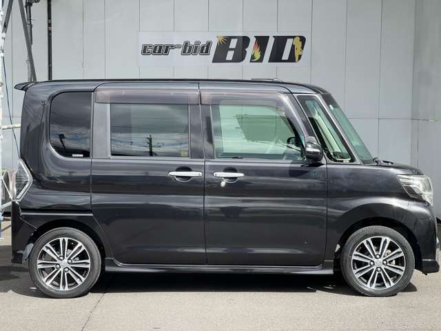 他にも画像がございますので、ぜひご覧いただければと思います。より詳しくお車をご覧いただけます。