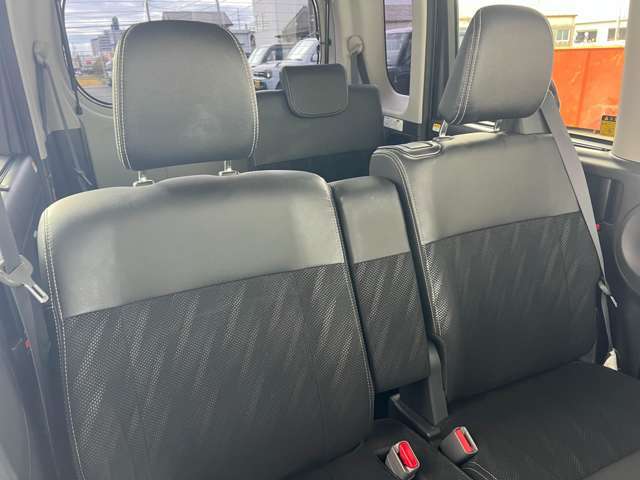 内装ルームクリーニング済みです。しっかりキレイにしておりますので、ぜひお確かめください。納車時にはもう一度キレイにいたしますよ！