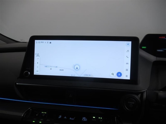 ディスプレイオーディオ搭載　ナビとしての機能はもちろん、お手持ちのスマホと連携しスマホ内の音楽を聴いたり、メッセージの受信等色々な事が出来ます