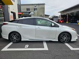 純正ナビNSZT-W68T（フルセグ　DVD　CD　SD　Bluetooth）定期点検記録簿　高度駐車支援システム　クルーズコントロール　社外18インチアルミ　ETC　ステアリングリモコン☆