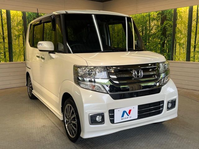 大好評のボディコーティング「弾スプラッシュコート」もご納車までに施工可能。通常のガラスコートと異なる、耐久年数6年の無機質ガラスコーティングが、ボディをキレイな状態に保ってくれます。