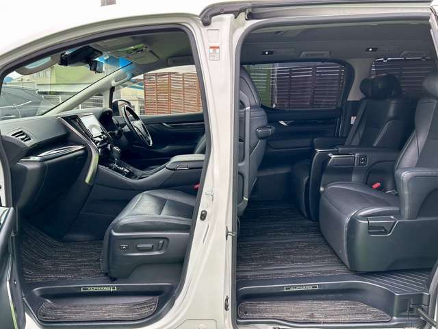 「走行距離管理システム」で距離に不正が無いかを全車展示前にしっかりチェック済みです。