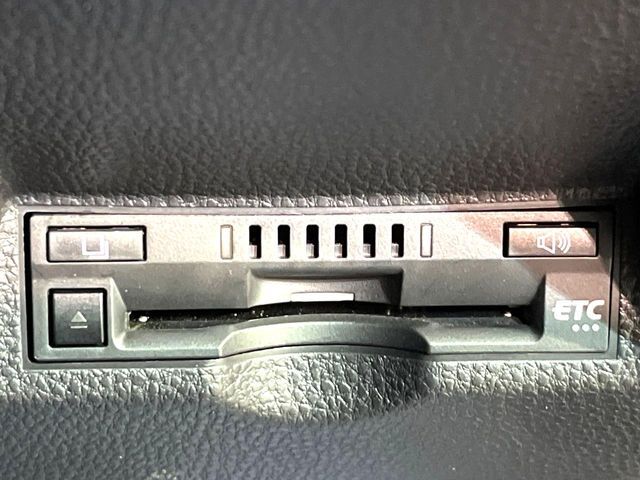 【ETC】高速道路の料金所をストレスなく通過！話題のスポットやサービスエリアに多い「スマートIC」利用時は必須のアイテムです。当店でセットアップを実施、ご納車当日からすぐにご利用いただけます！
