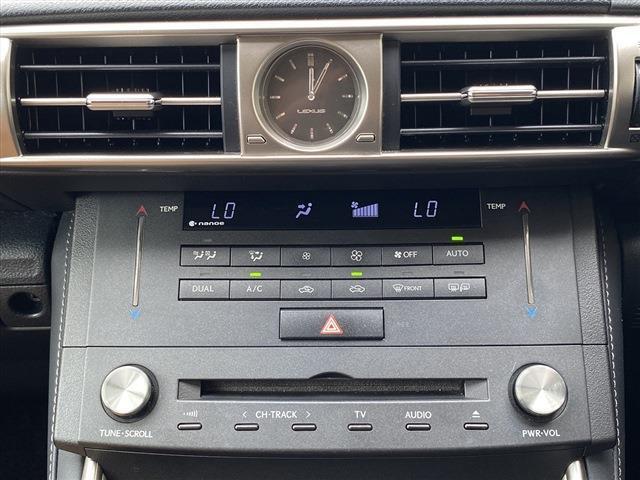 こちらのお車にはメーカーナビ地デジ・Bカメラ・CD・DVD・ブルーレイ・ブルートゥース・本革・エアシート・サンルーフ・BSM・クルコン・ETC・LEDライト・フォグ・Cソナー・USBが装備！
