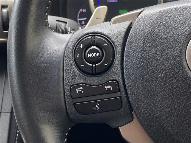 こちらのお車にはメーカーナビ地デジ・Bカメラ・CD・DVD・ブルーレイ・ブルートゥース・本革・エアシート・サンルーフ・BSM・クルコン・ETC・LEDライト・フォグ・Cソナー・USBが装備！