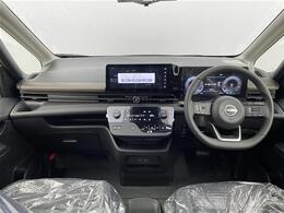 【インパネ全体】全方位で視界が広く、高い目線で運転もしやすいです！