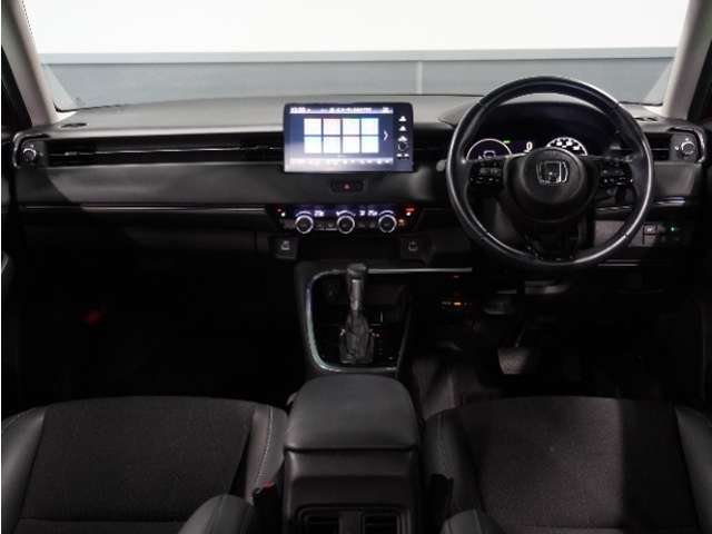 【まずは在庫確認を】ホンダカーズ鳥取では店頭での販売も並行して行っております。先に販売されてしまうこともありますので、気になる車があれば早めにお問い合わせください。