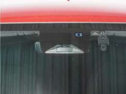 【ホンダセンシング】 「ミリ波レーダー」と「単眼カメラ」の異なる特性を持つ2つのセンサーなどにより、安心・快適な運転を支援します。