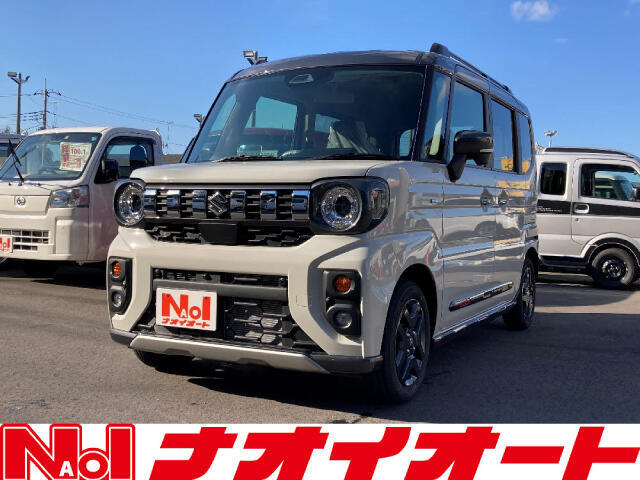【当店のこだわり】入庫後のお車は選任スタッフによる細部清掃を実施しております。足回り、エンジンルーム、室内、室外を隅々まで綺麗にしております。展示車はピカピカです。全国配送も可能ですのでご相談下さい