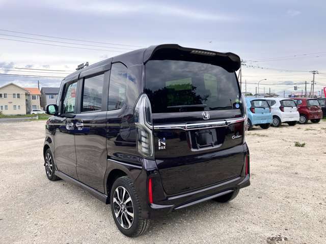 国交省の代わりに車検認定ができる「陸運局指定工場」の資格をもっており、熟練の整備士や国家資格を持った整備士が揃ってます！
