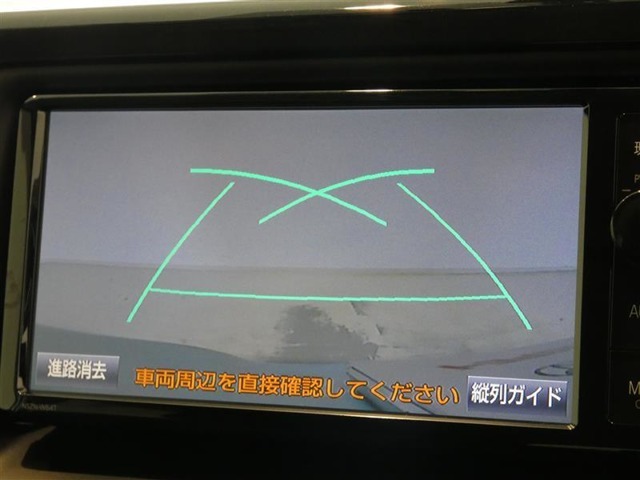 駐車も安心のバックモニター付きです。