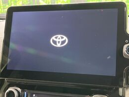 【10.5インチナビ】高級感とインパクトのある大画面ナビを装備。各種オーディオ操作はもちろん、スマホ連携もできる利便性の高いナビです♪