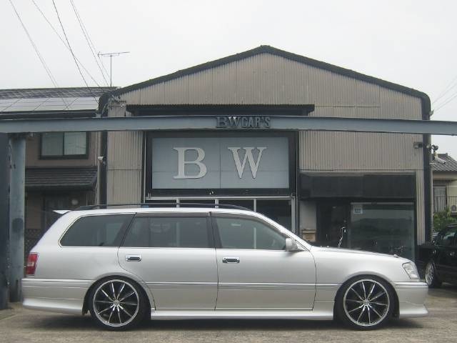 Kbeeフルタップ車高調を取付けてサイドより撮影したロワード写真です。お望みの車高と乗り心地をお楽しみ下さい。
