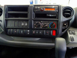 ターボ 排気ブレーキ 車線逸脱警報装置 衝突被害軽減ブレーキ アイドリングストップ フォグランプ トラクションコントロール リアヒーター/クーラー付