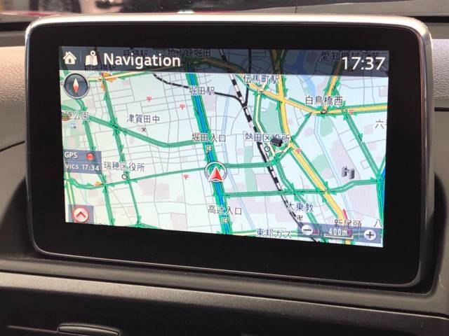 ●純正ナビ:一体感のあるナビは、高級感ある車内を演出してくれます。Bluetooth再生などオーディオ機能も充実しておりますので、運転もより楽しめます♪