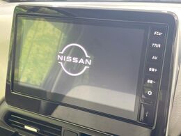 【9インチディスプレイオーディオ】お持ちのスマホやMP3プレイヤーとの無線接続で音楽再生が可能！コードで繋ぐわずらわしさも無く、手軽にお気に入りの音楽を楽しめます。