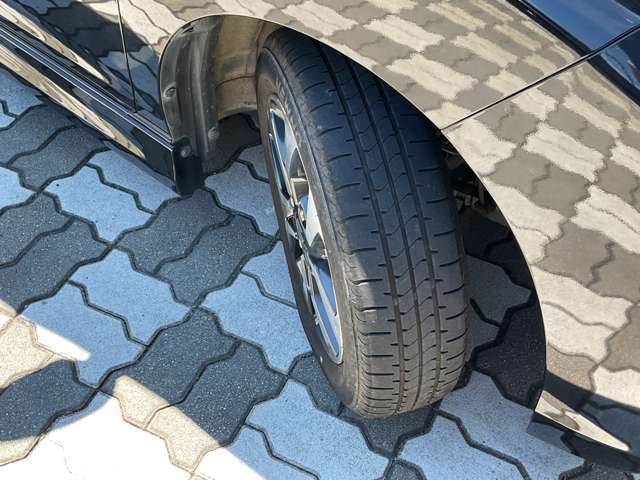 タイヤの溝もございます。