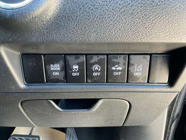 運転席まわりの画像です。