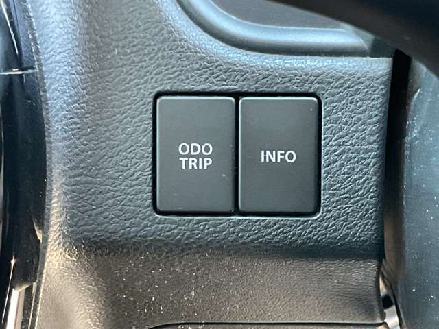運転席まわりの画像です。